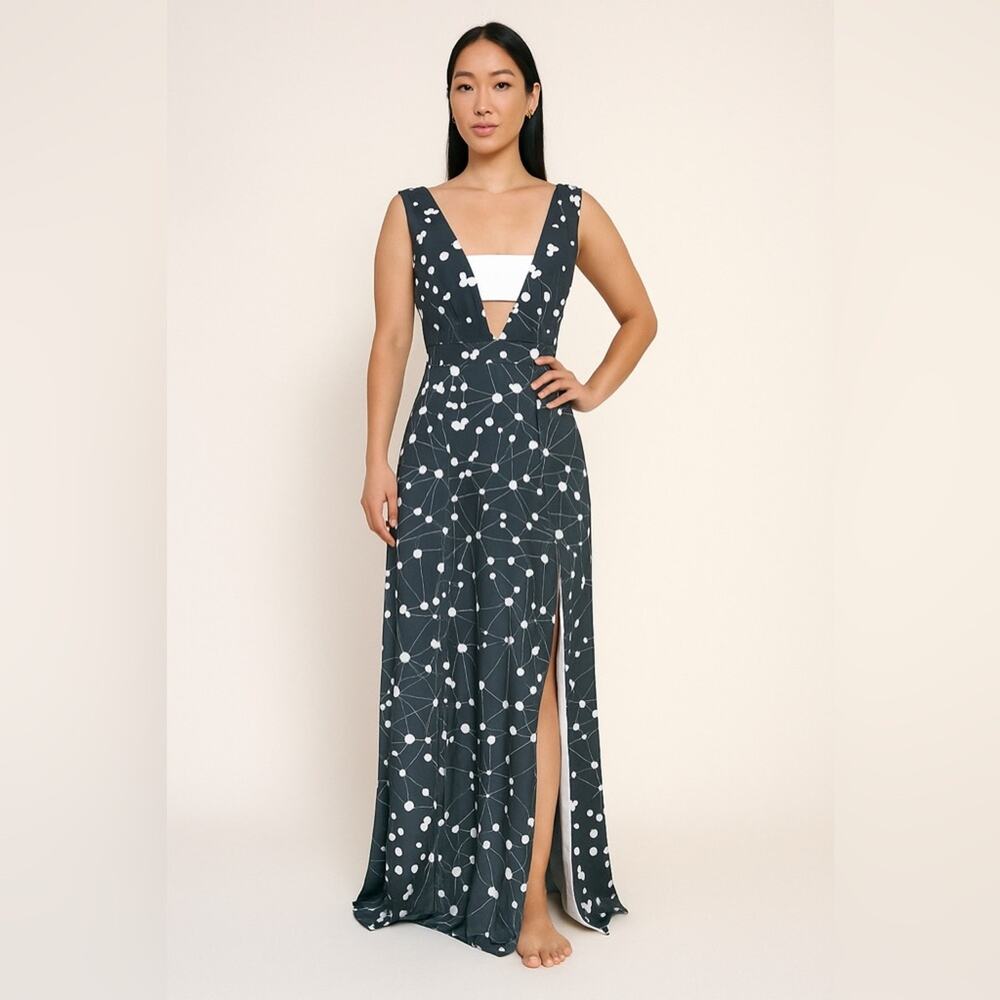 NWT Ellender Morgan Maxi Dress Peekaboo V-Neck Gray and White Size XS
